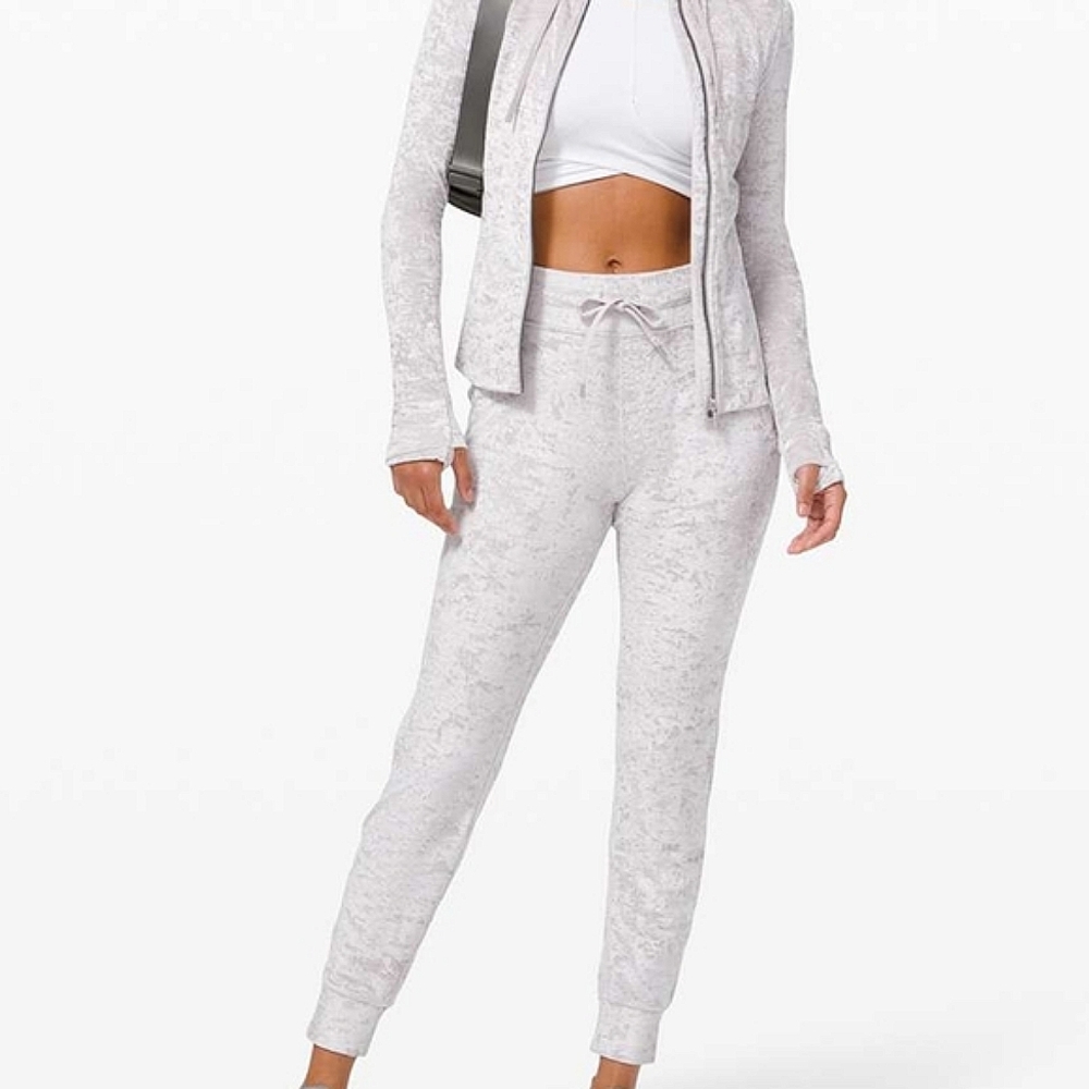 Lululemon Ready to Crush Jogger, Crushed Velvet Light Purple Size 8